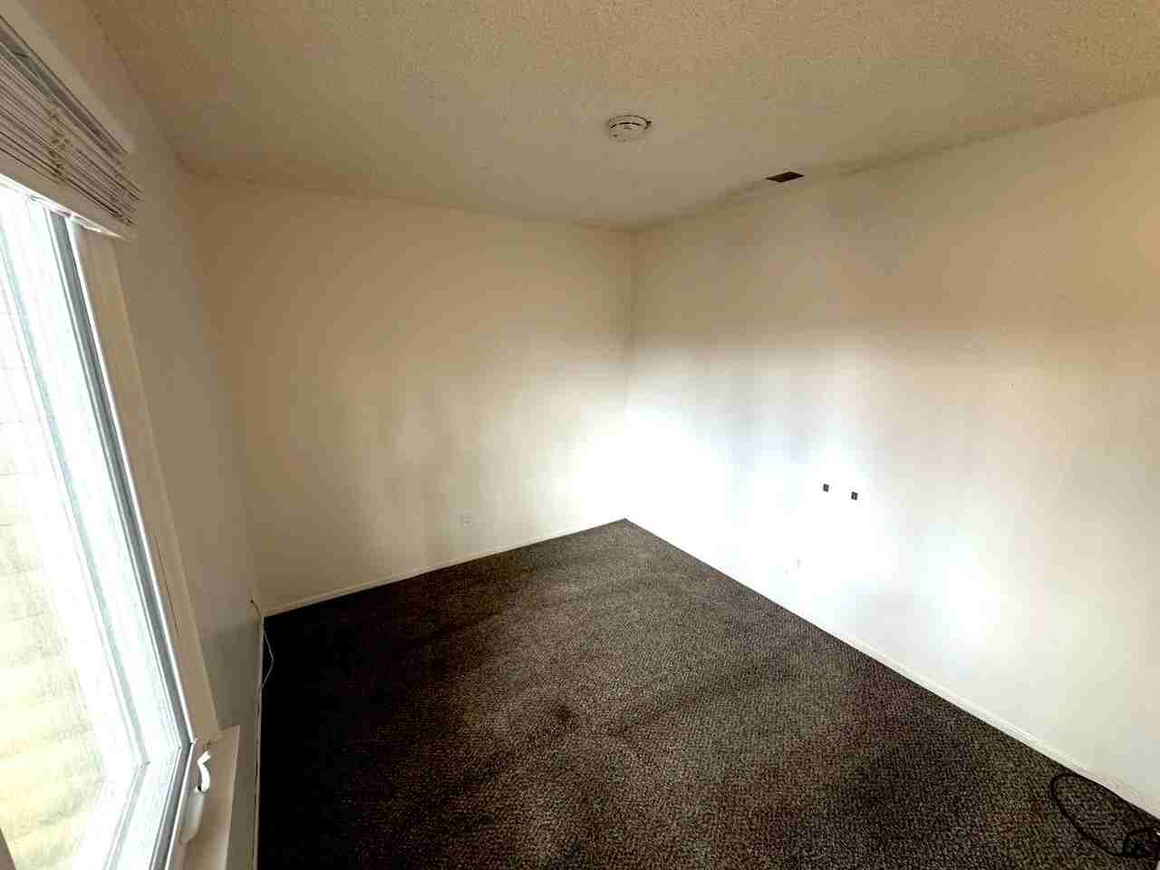 2113 Roundhouse Rd - Photo 6 of 7