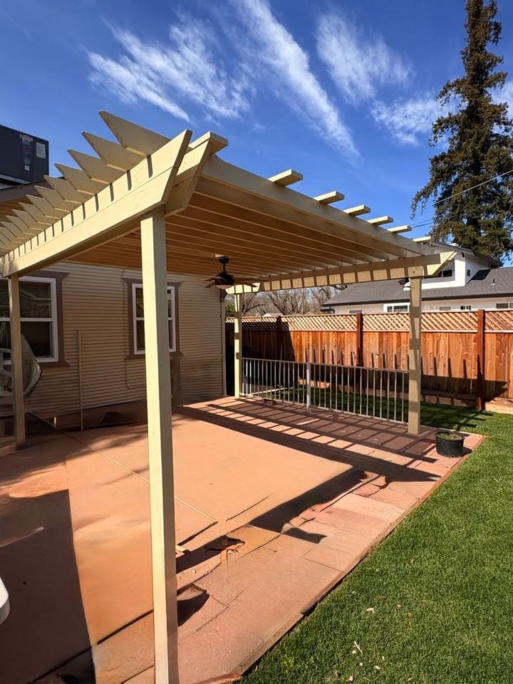 210 Las Flores Ave - Photo 6 of 7