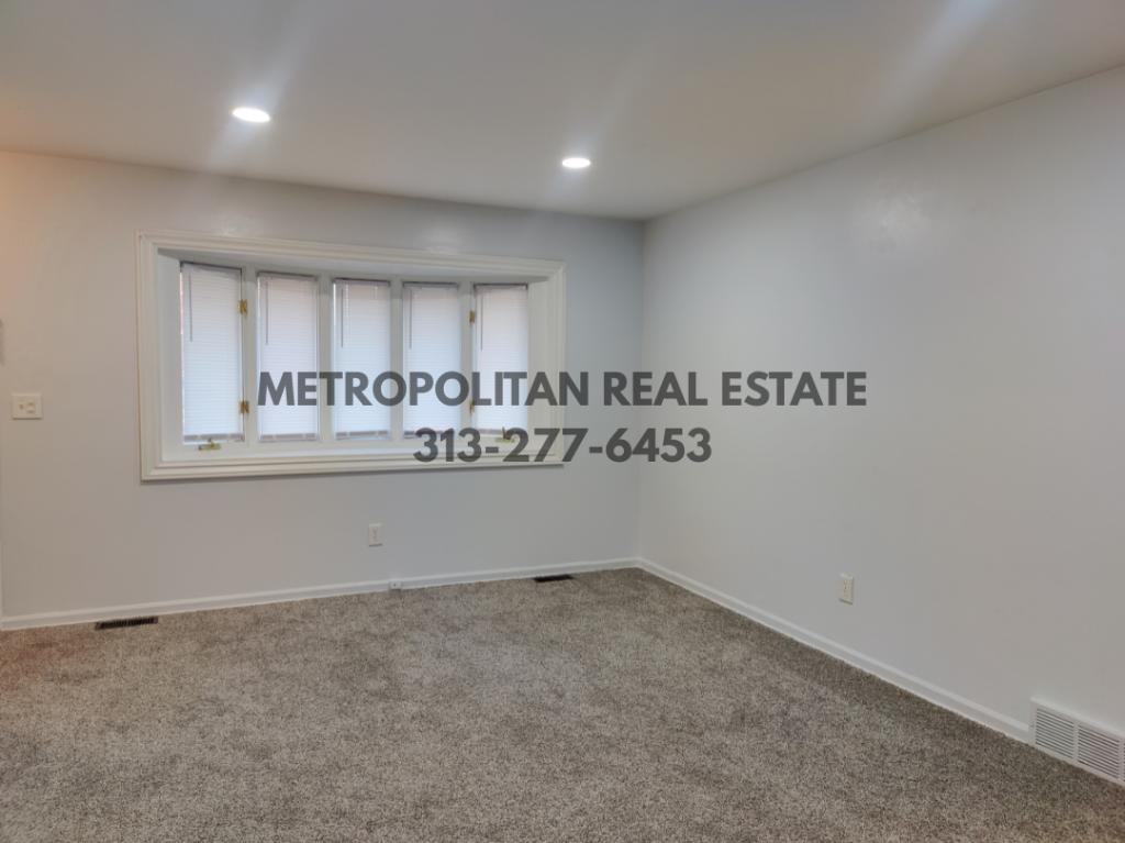 6973 Chirrewa St - Photo 3 of 35