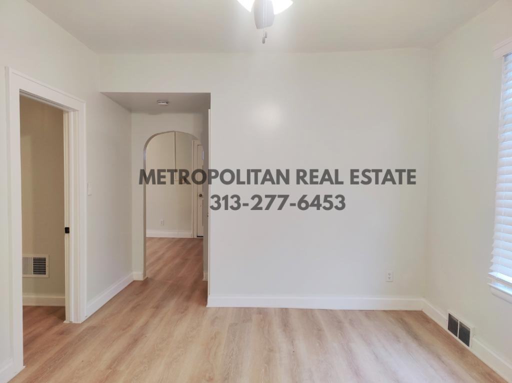 22340 Park St - Photo 5 of 15