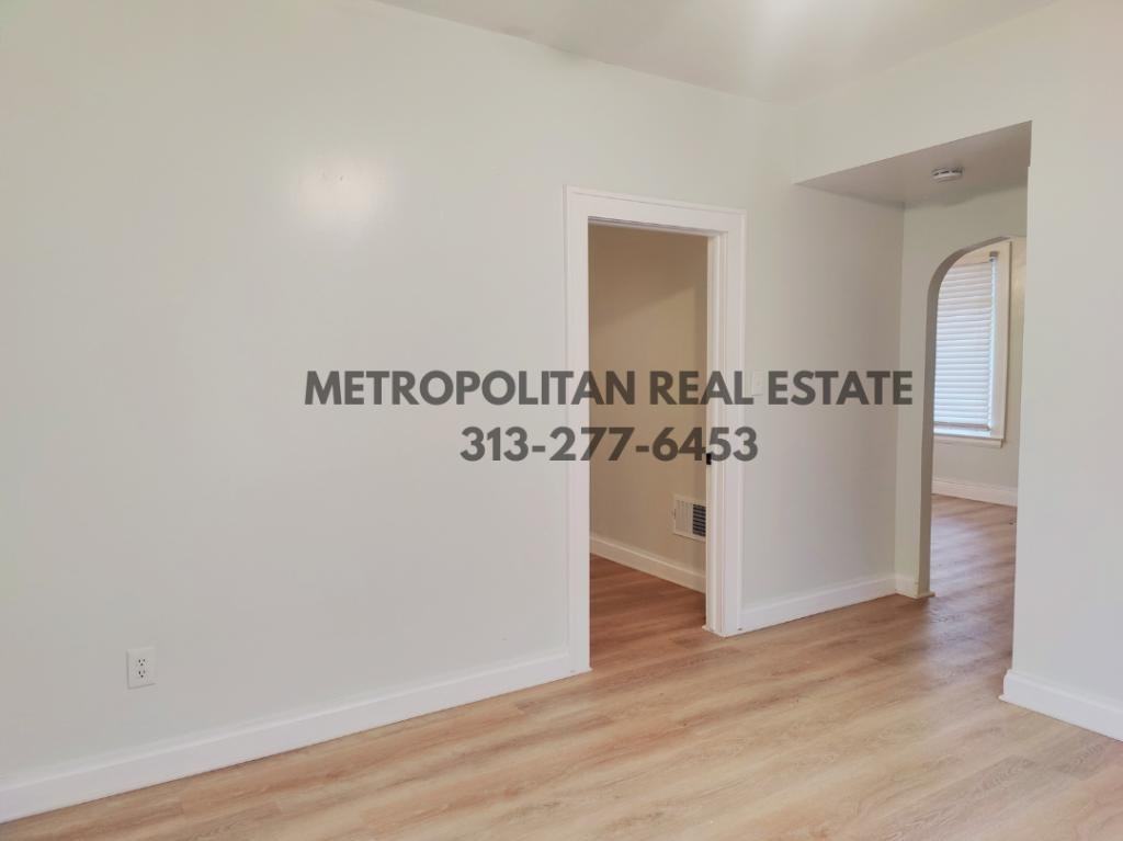 22340 Park St - Photo 6 of 15