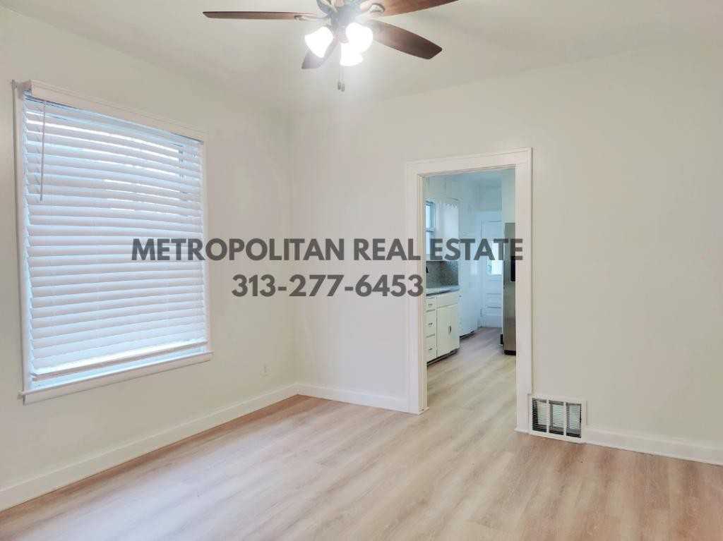 22340 Park St - Photo 7 of 15