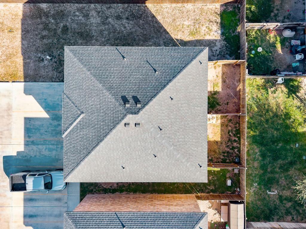 1105 W Kennedy St Apt 15 - Photo 2 of 10