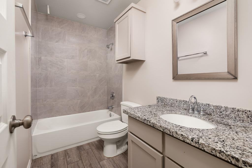 1105 W Kennedy St Apt 15 - Photo 7 of 10