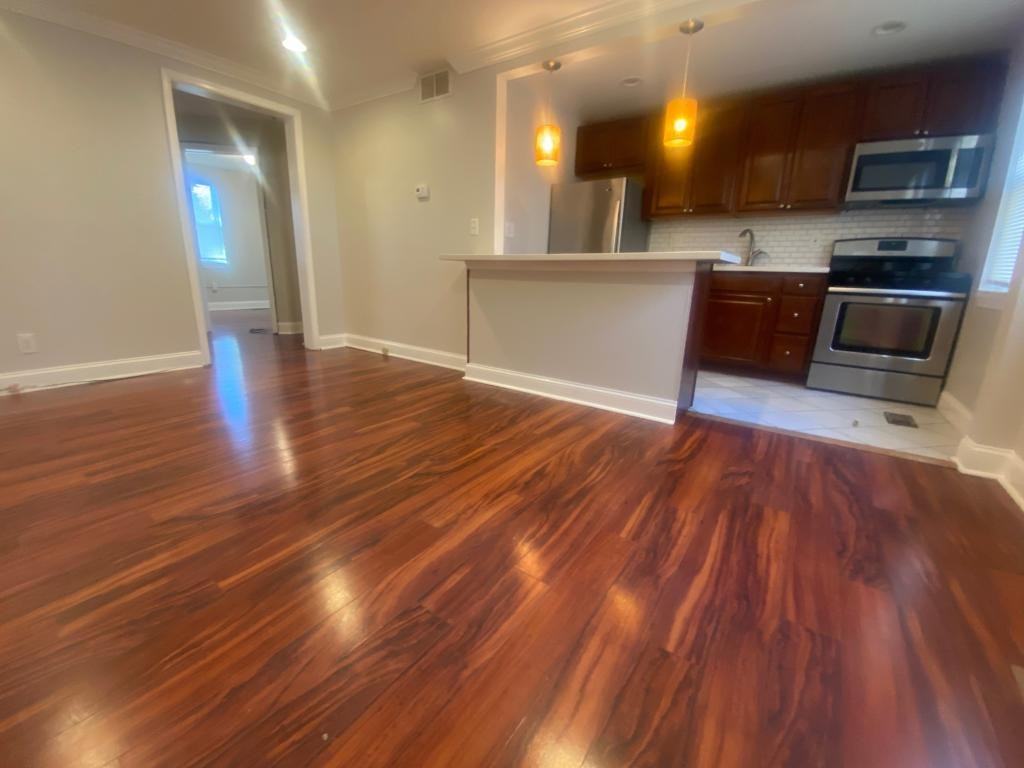 5636 Midwood Ave #1 - Photo 5 of 20