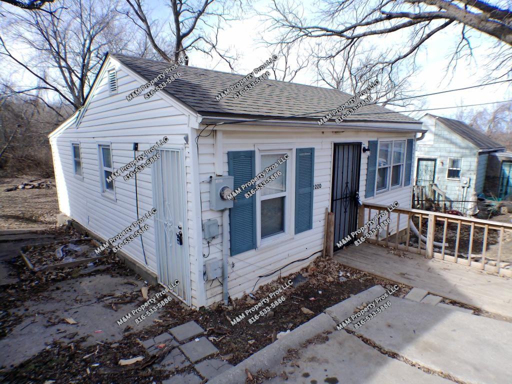 2220 S Arlington Ave - Photo 3 of 12