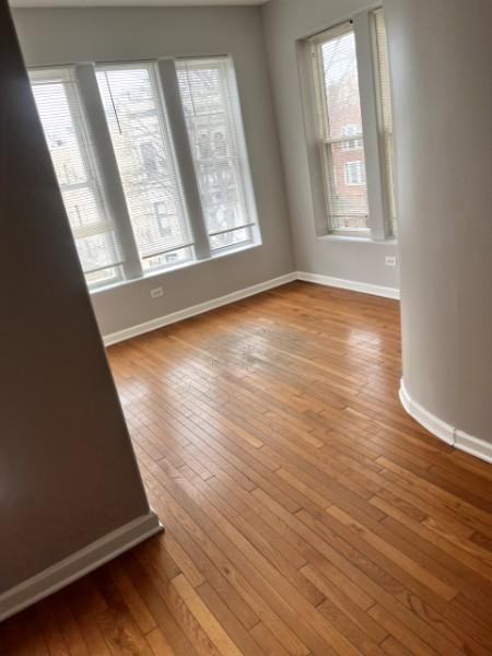 6037 S Rhodes Ave - Photo 3 of 14