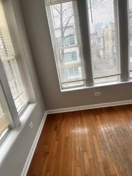 6037 S Rhodes Ave - Photo 4 of 14