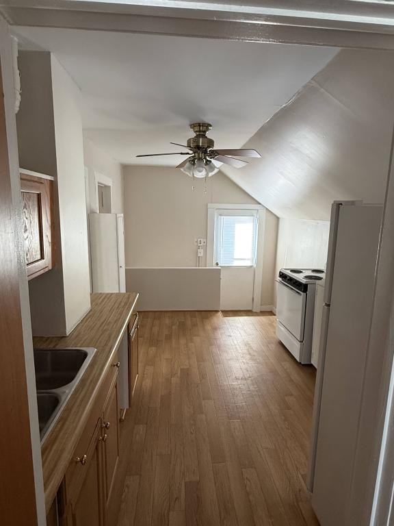 1910 Lincoln St - Photo 5 of 16