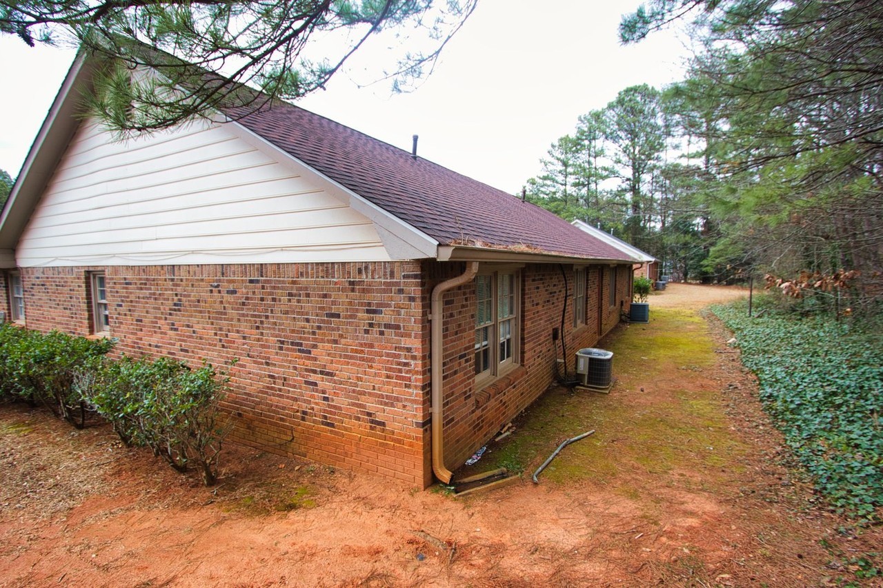 3252 Inez Dr - Photo 3 of 18