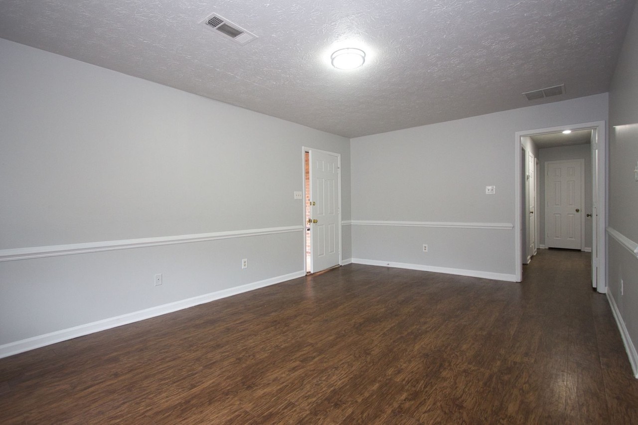 3252 Inez Dr - Photo 5 of 18