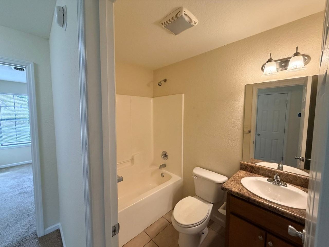 1704 N Patterson St #6 - Photo 6 of 17