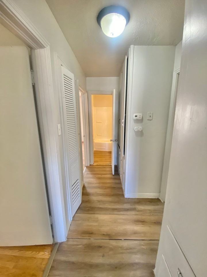 1917 39th St - Photo 3 of 8