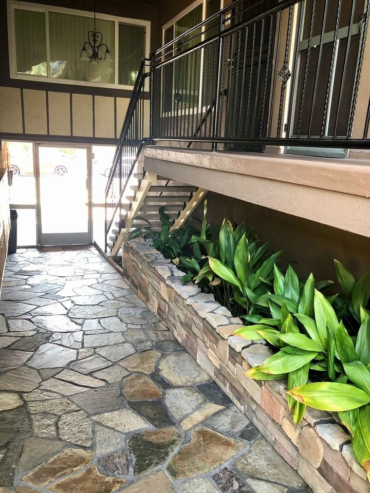 Broadway - Photo 5 of 15