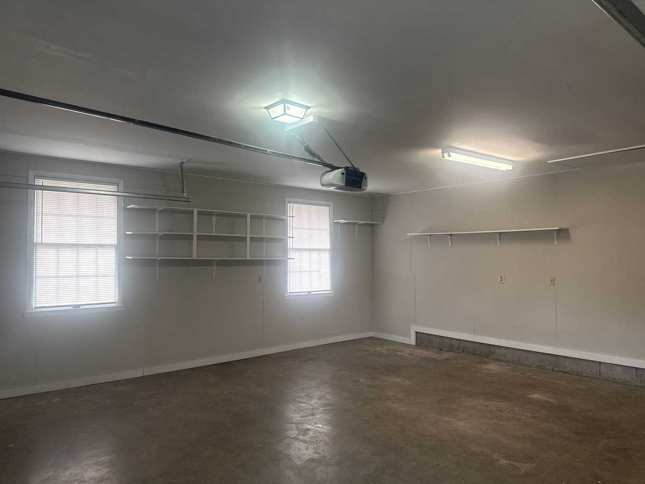 323 Grandview Dr - Photo 3 of 17