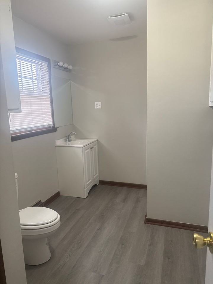 323 Grandview Dr - Photo 4 of 17