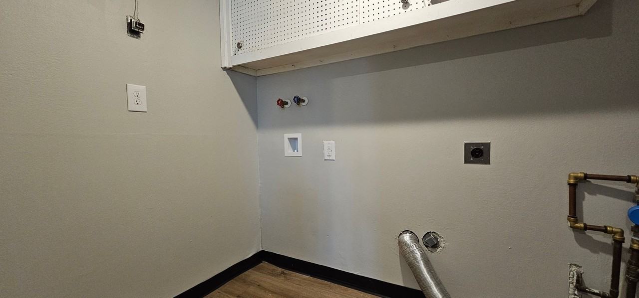 4370 Flowerdale Avenue - Photo 7 of 27