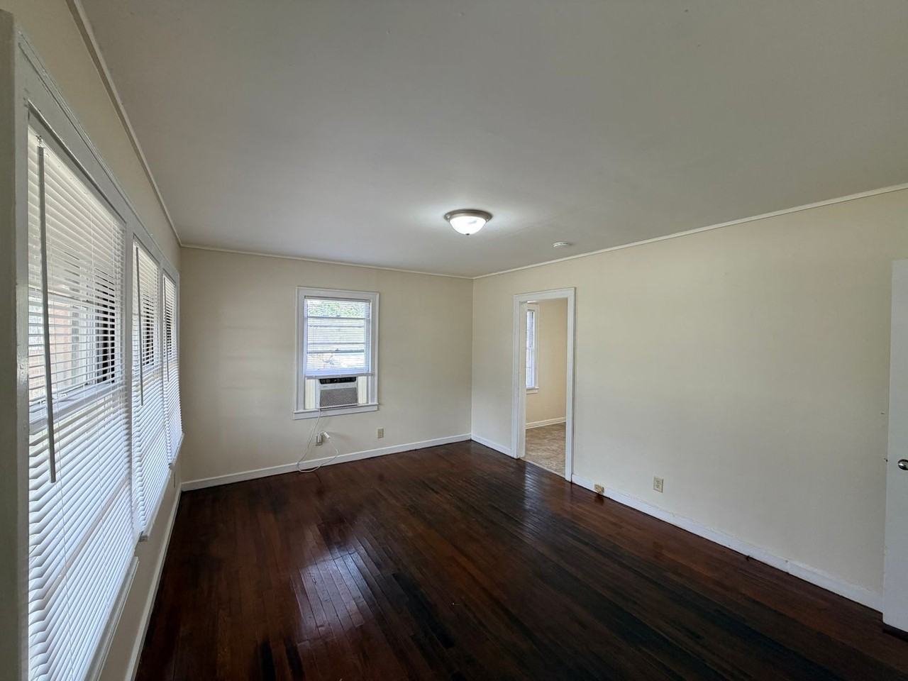 1701 N Troup St - Photo 2 of 20