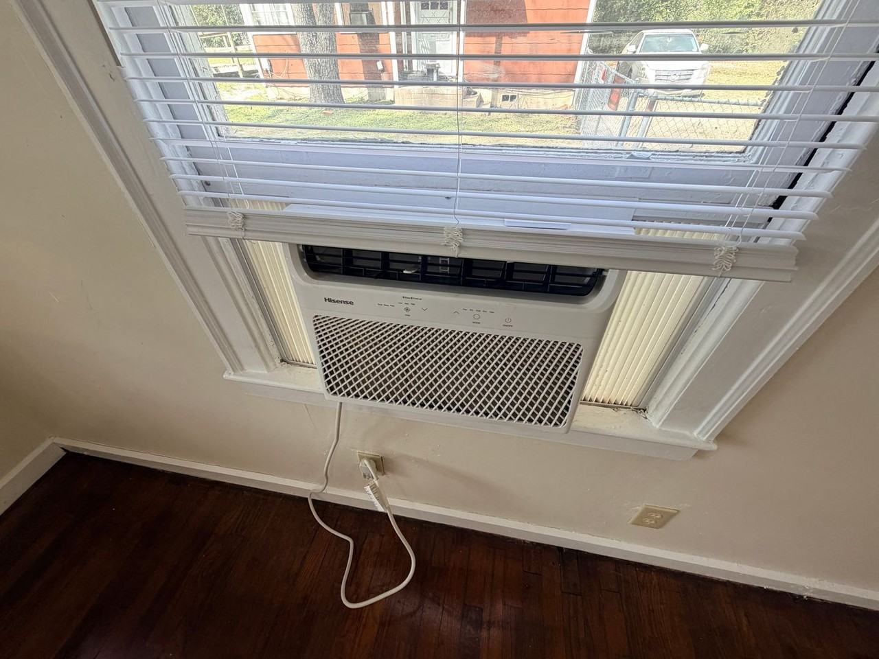 1701 N Troup St - Photo 3 of 20