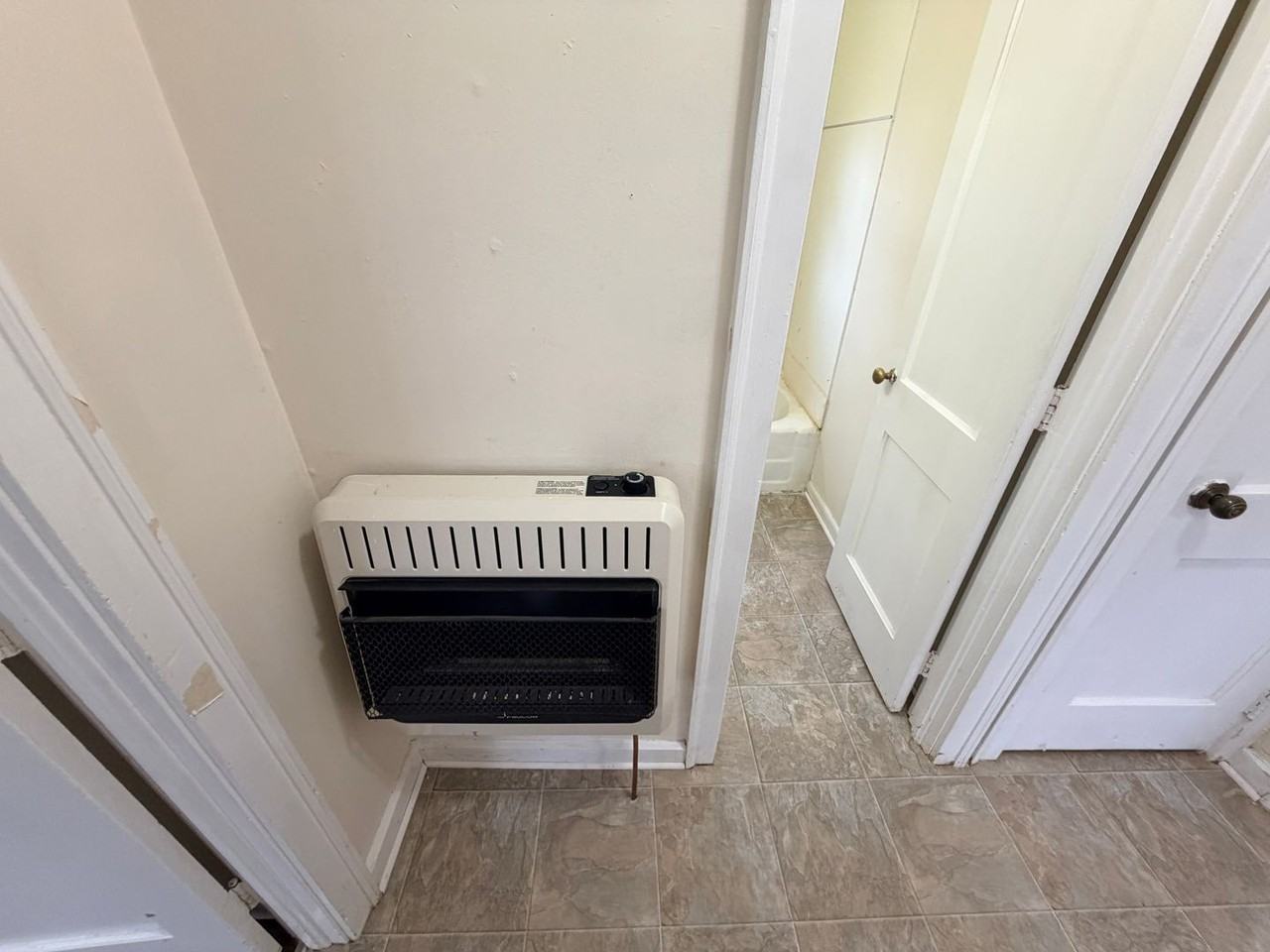 1701 N Troup St - Photo 7 of 20