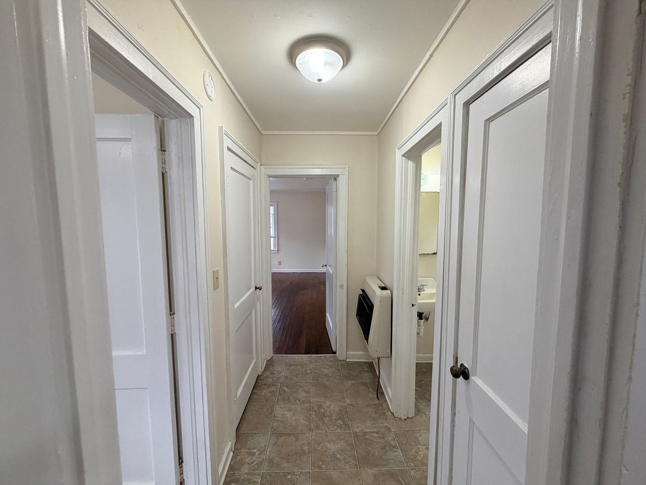 1701 N Troup St - Photo 7 of 23