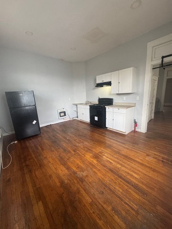 409 1/2 Egan St - Photo 6 of 10