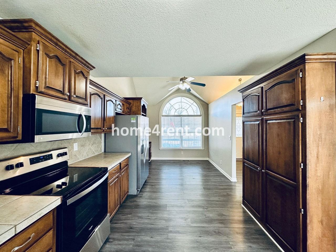 6916 N Pontiac Ave - Photo 5 of 50