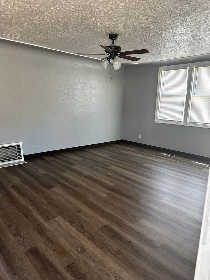 1356 East Ave - Photo 2 of 7