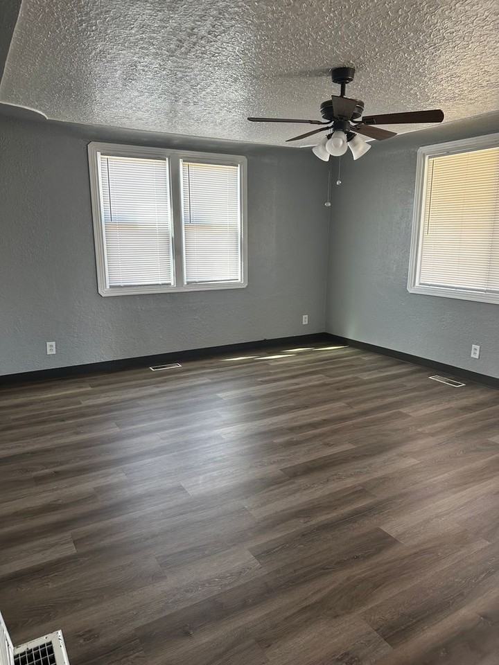 1356 East Ave - Photo 6 of 7