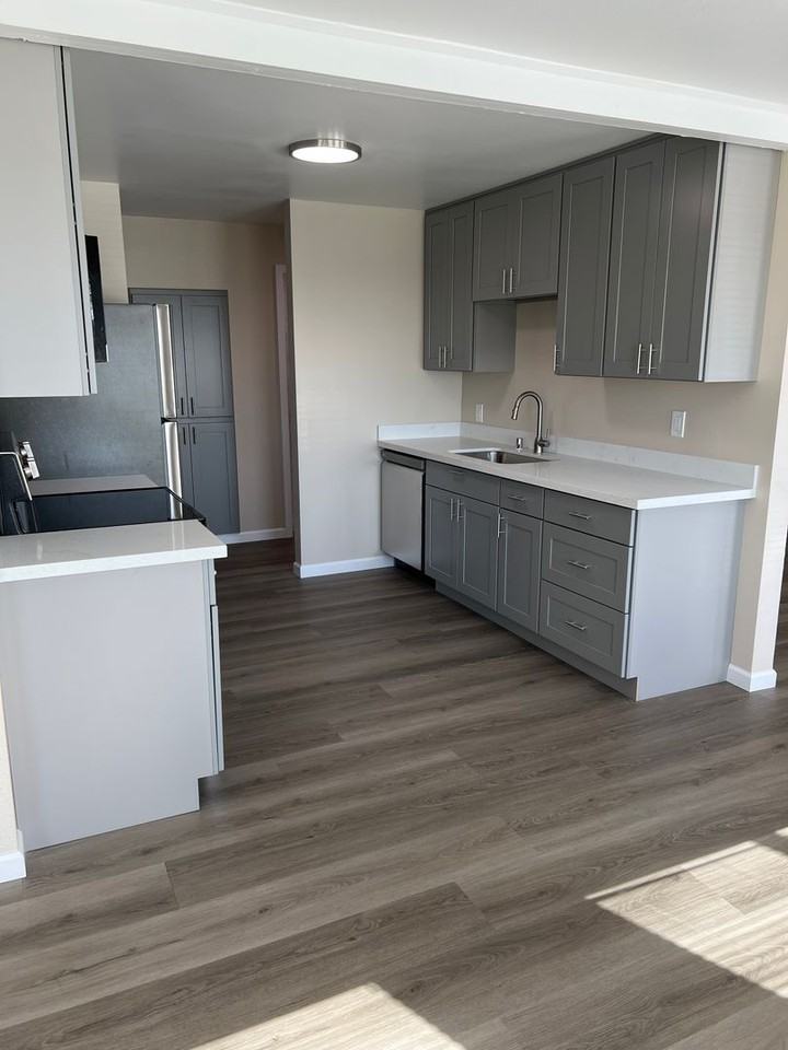 8415 Park Dr #4 - Photo 6 of 29