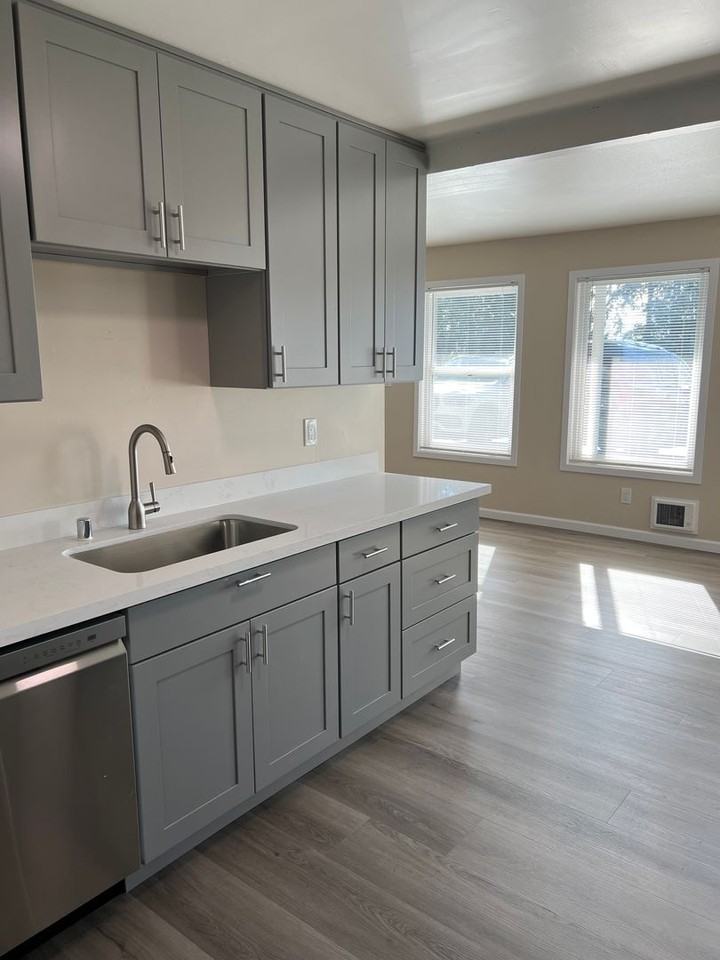 8415 Park Dr #4 - Photo 7 of 29