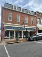 featured image of 25 W Nelson St