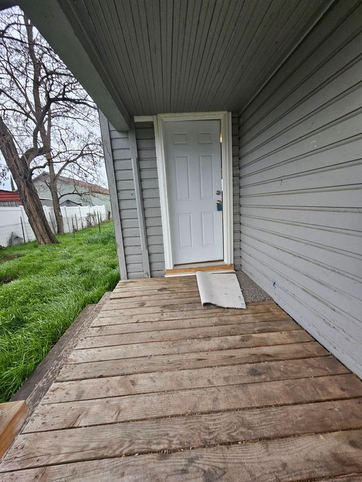 726 W Mcandrews Rd - Photo 3 of 27