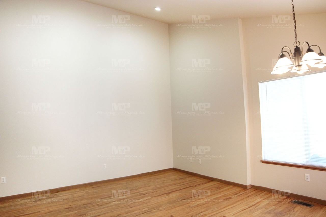 514 S Howes St #B - Photo 3 of 16