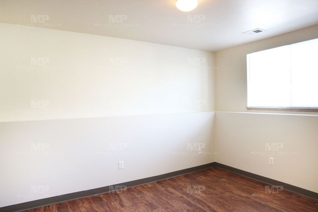 514 S Howes St #B - Photo 4 of 16