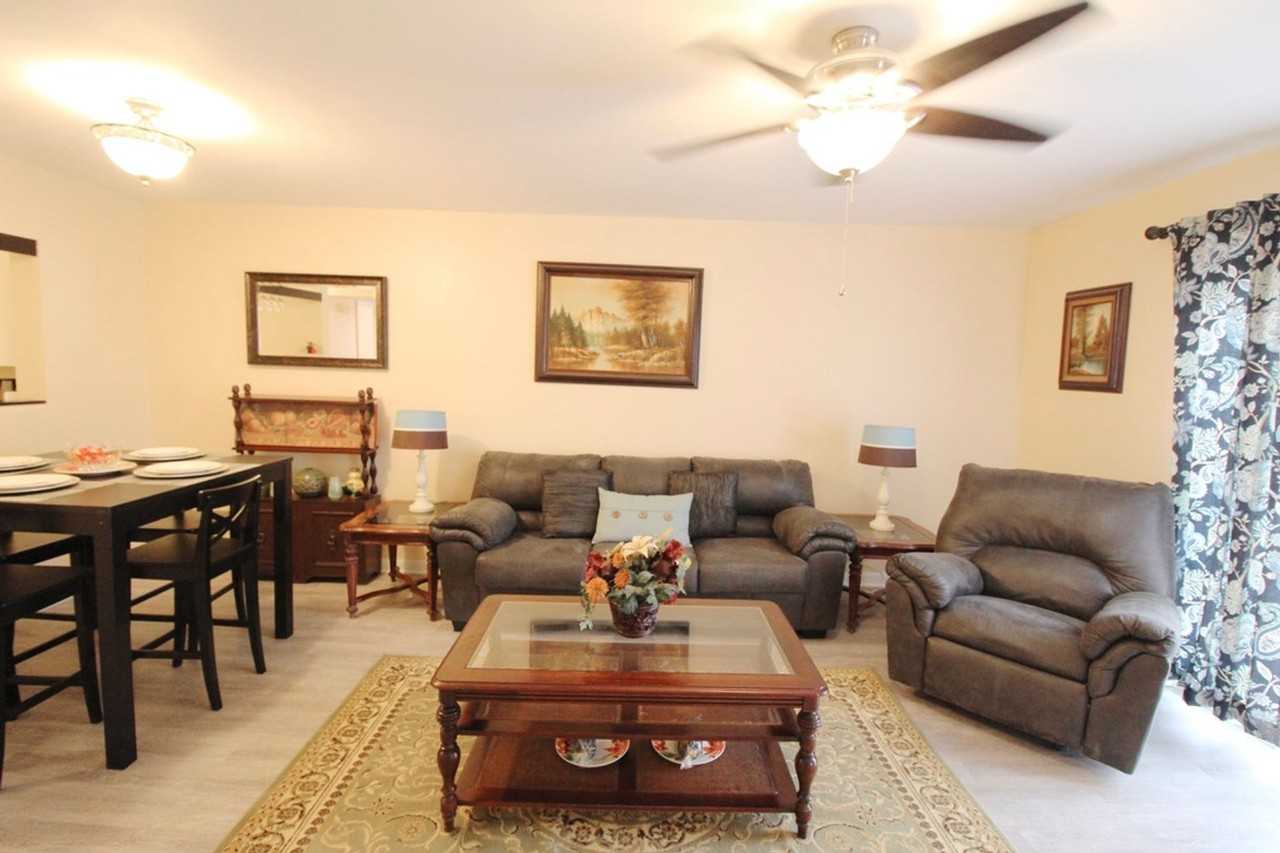 1396 Hunters Rd Apt L - Photo 3 of 21