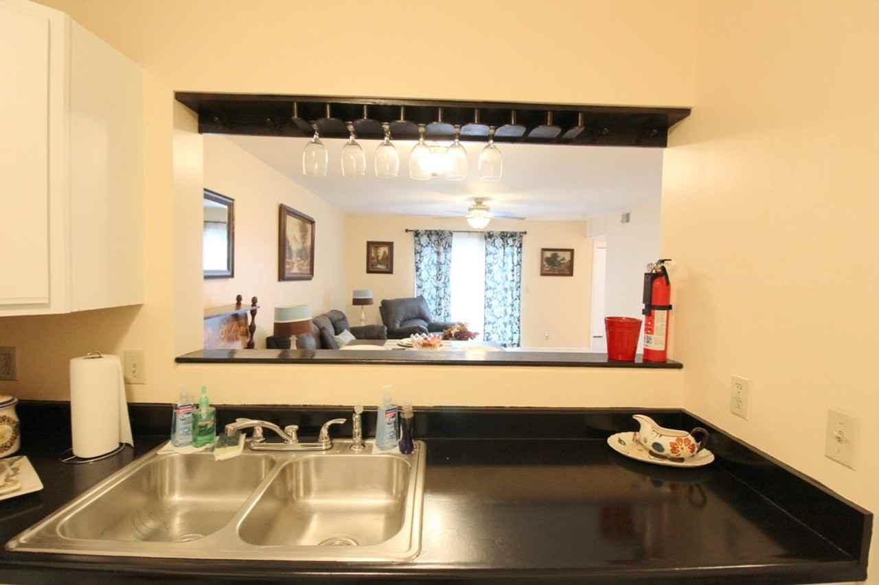 1396 Hunters Rd Apt L - Photo 4 of 21