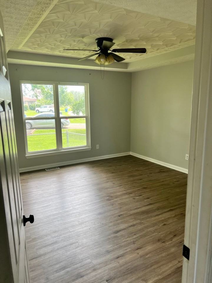 200 Seminole Ct - Photo 4 of 11