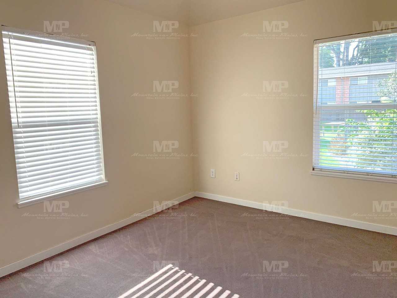 514 S Howes St - Photo 7 of 16