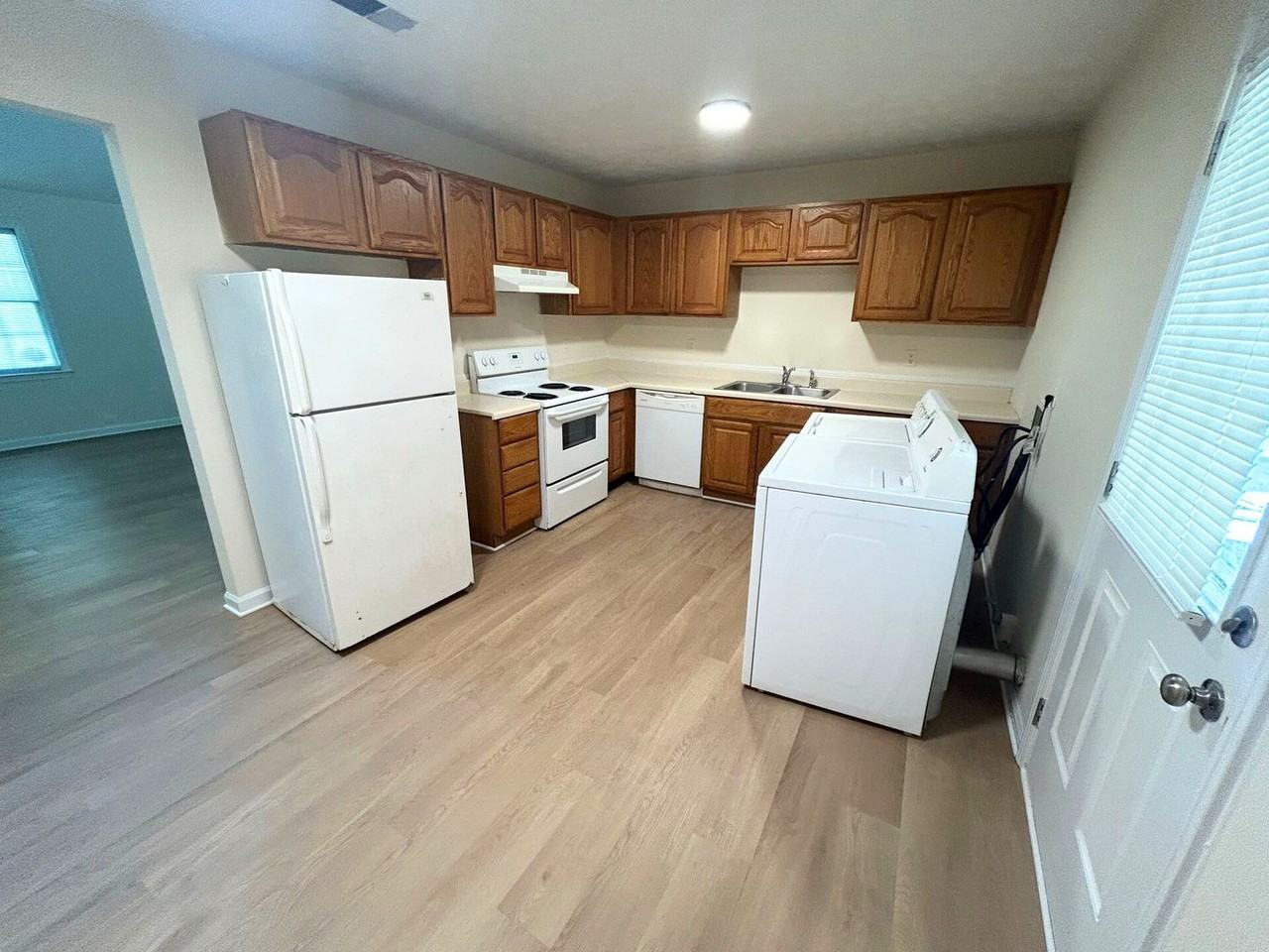 420 Timothy Rd - Photo 4 of 11