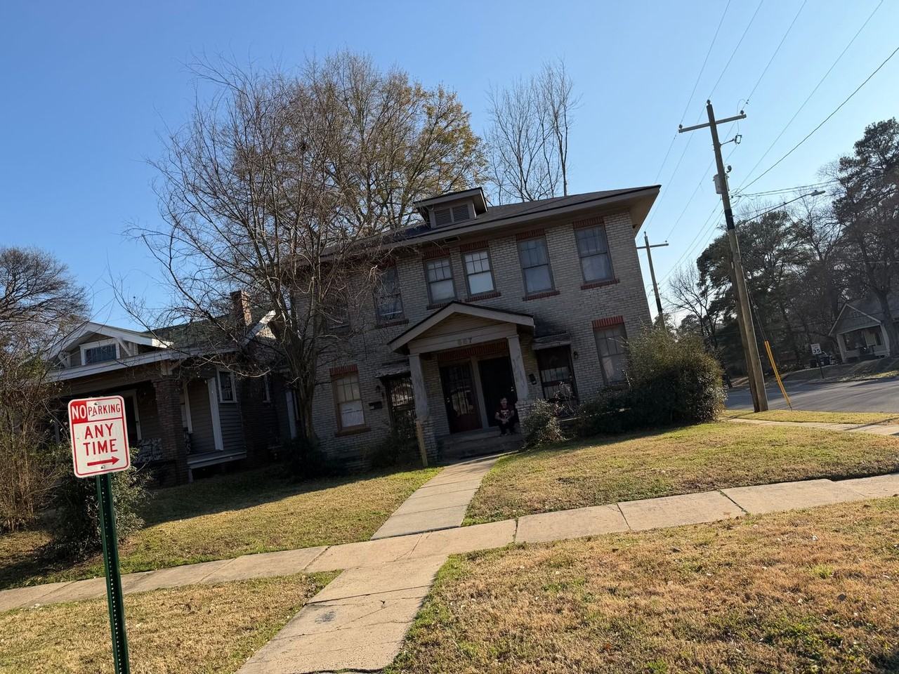 557 1/2 Merrick St - Photo 2 of 29