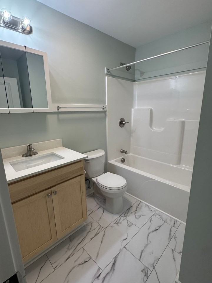 925 Jones Cir - Photo 3 of 9