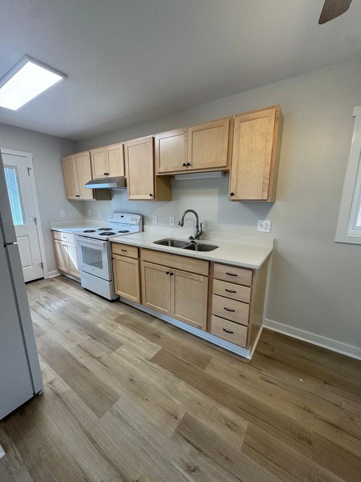 925 Jones Cir - Photo 6 of 9