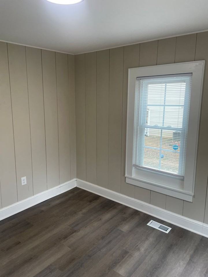 4891 Doris St - Photo 3 of 11