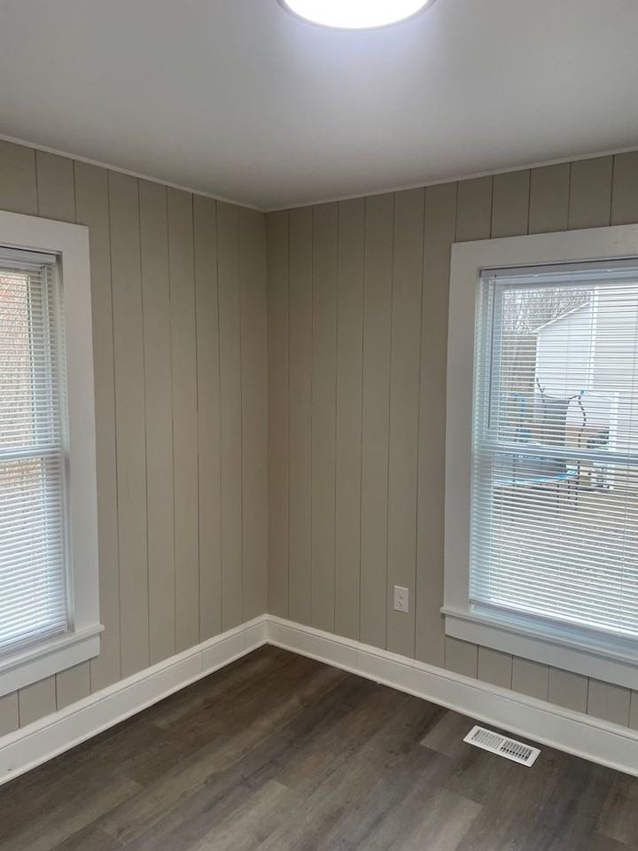 4891 Doris St - Photo 5 of 11