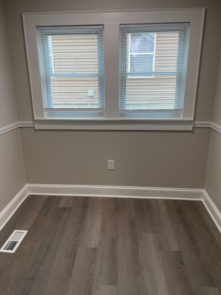 4891 Doris St - Photo 7 of 11