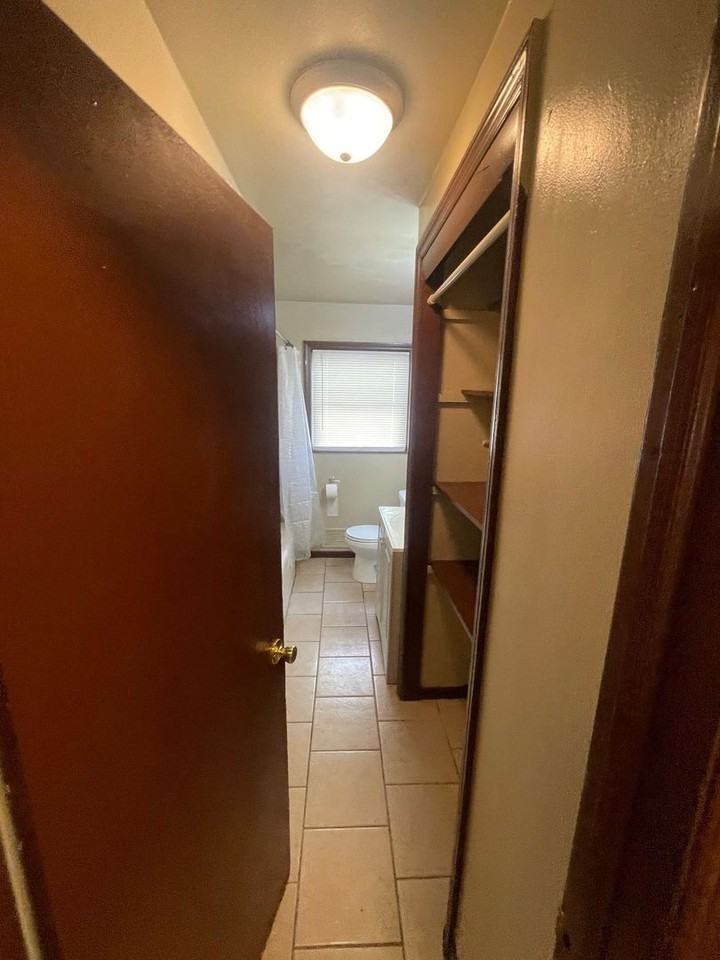 4951 N 37th St - Photo 3 of 11