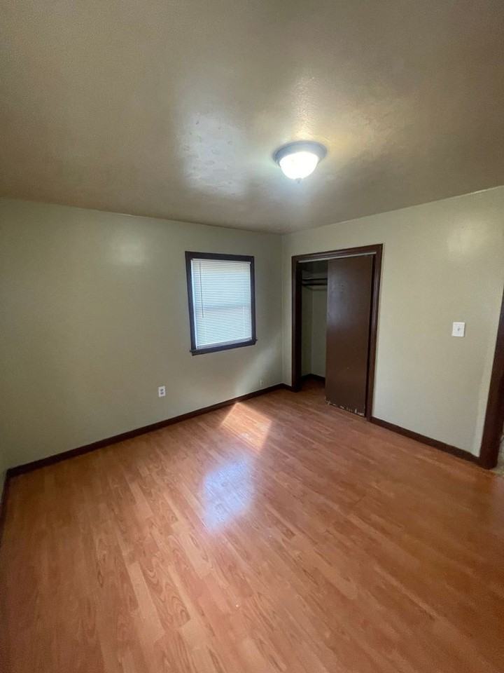 4951 N 37th St - Photo 6 of 11