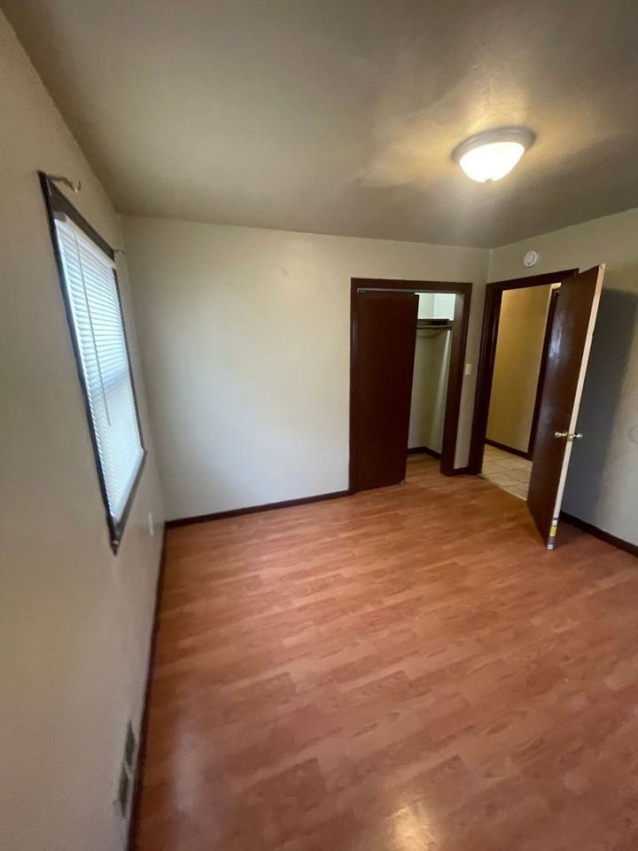 4951 N 37th St - Photo 7 of 11