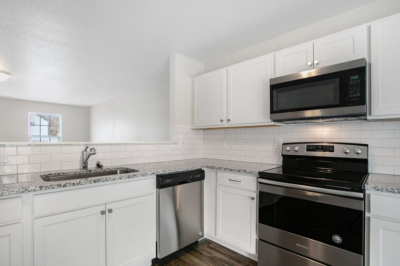 3108 Ivy Wood Cir - Photo 4 of 27